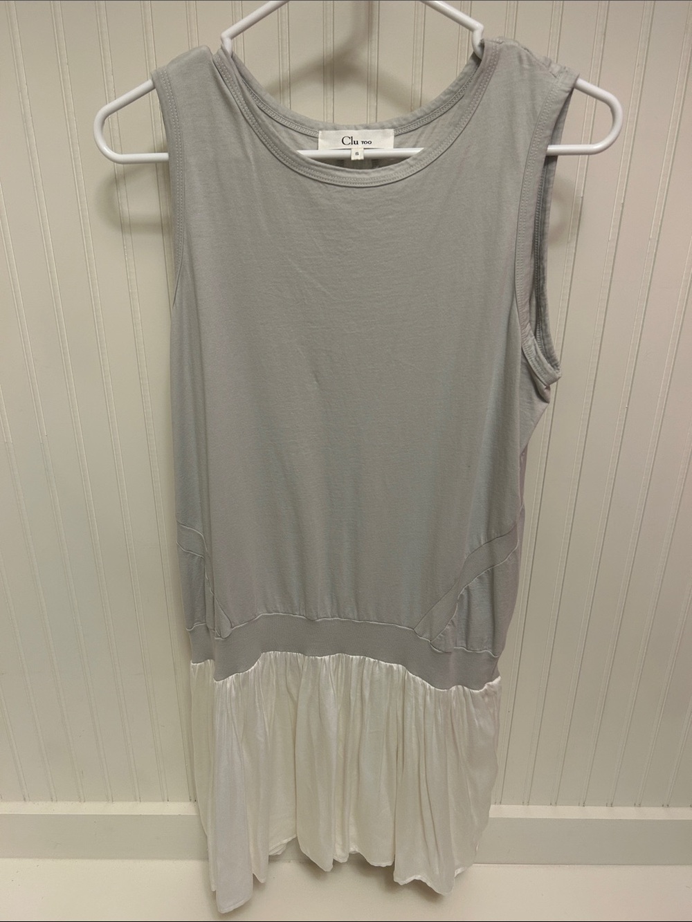 Clu-Too Two-Tone Gray and White Sleeveless Drop-Waist Sun Dress